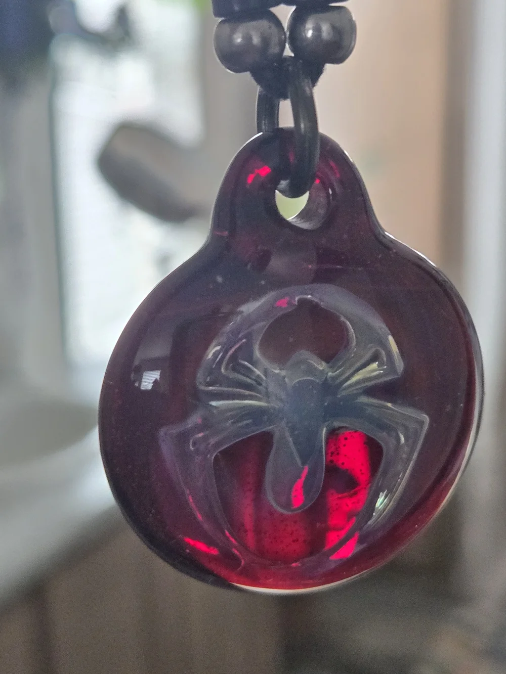 Custom Hand-blown Borosilicate Glass Spider-man Pendant Necklace-red Glitter Orb